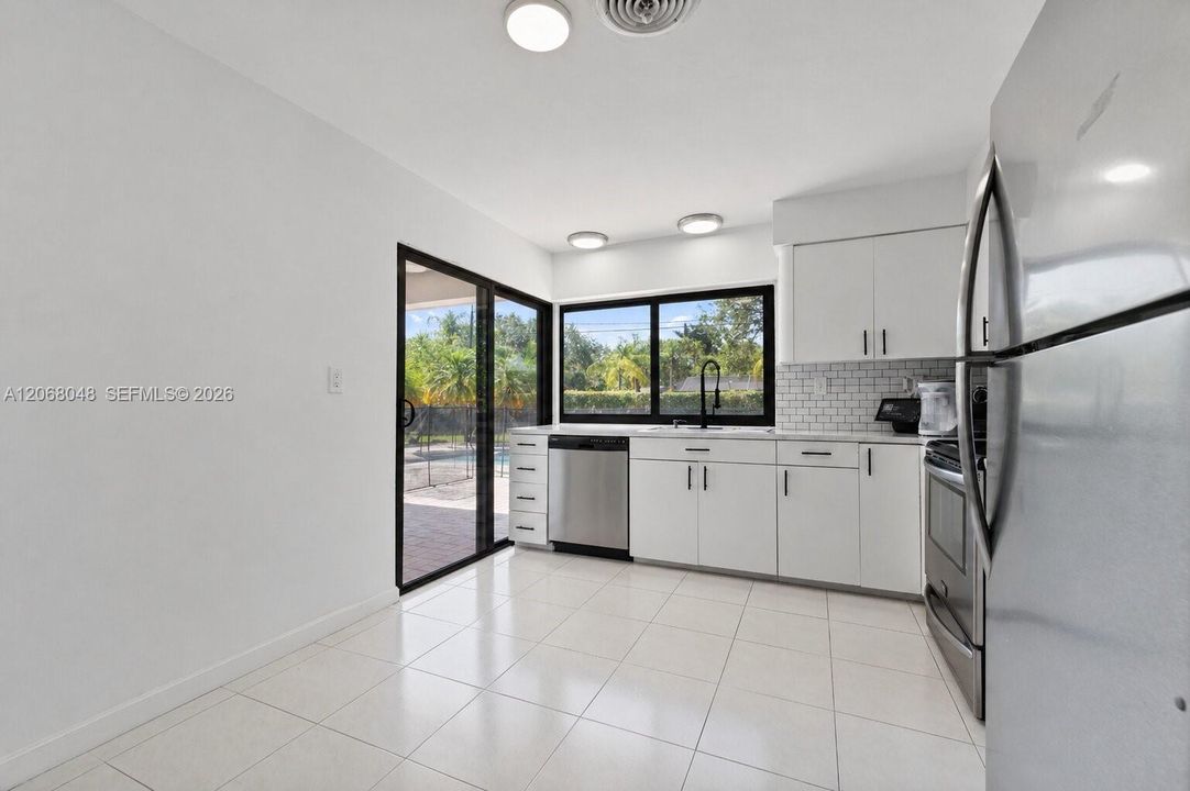 For Rent: $4,950 (3 beds, 2 baths, 1459 Square Feet)