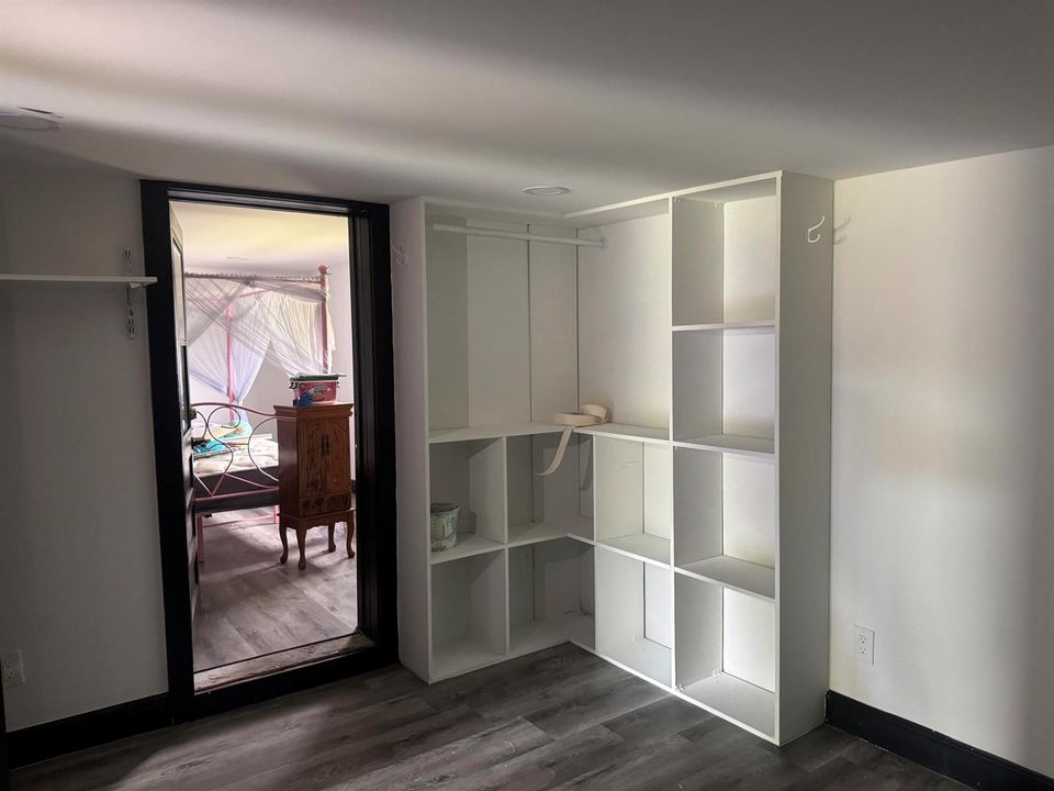 Walk In Closet