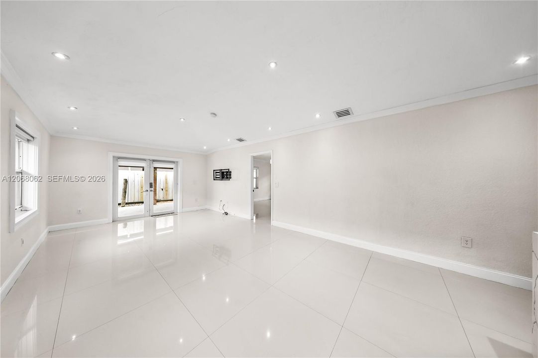 For Sale: $620,000 (4 beds, 3 baths, 1515 Square Feet)