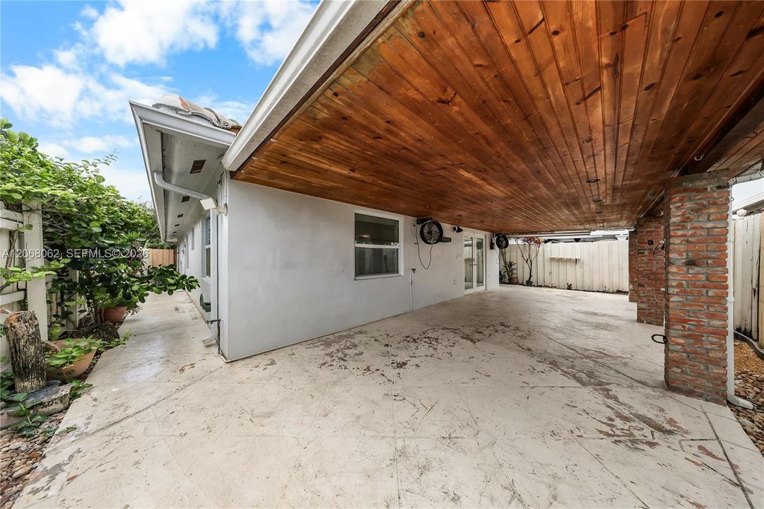For Sale: $620,000 (4 beds, 3 baths, 1515 Square Feet)