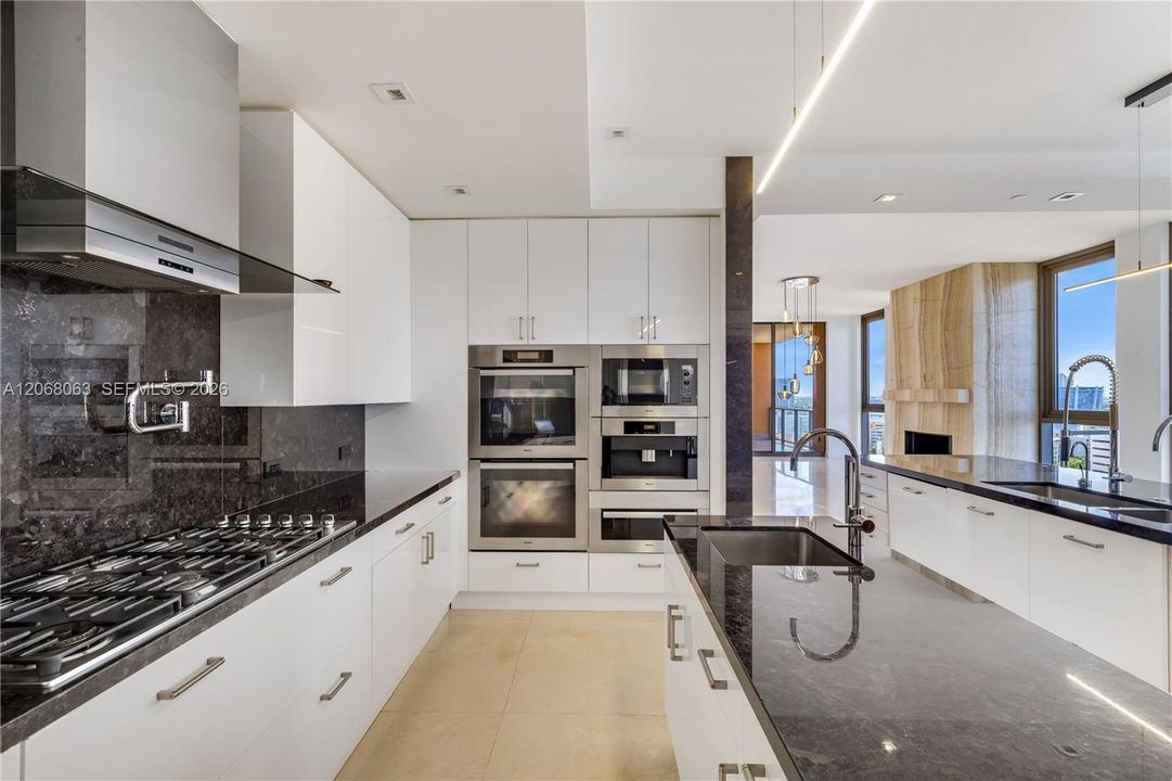 For Sale: $6,795,000 (3 beds, 6 baths, 4609 Square Feet)