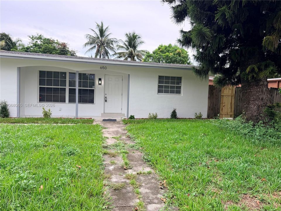 En Renta: $3,450 (3 camas, 2 baños, 1460 Pies cuadrados)