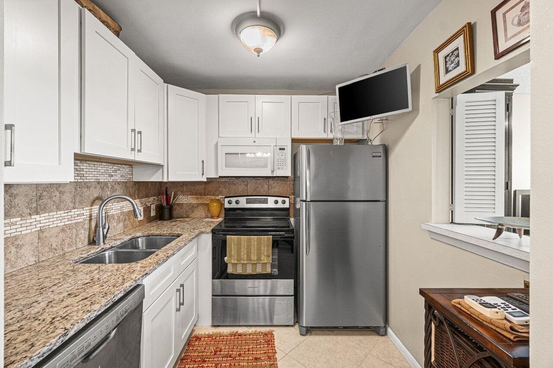 010-175SuffolkE-BocaRaton-FL-33434-SMALL