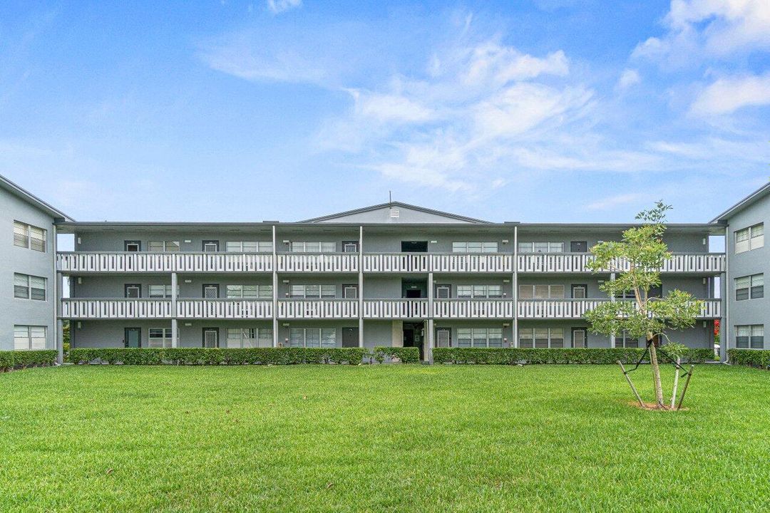 021-175SuffolkE-BocaRaton-FL-33434-SMALL