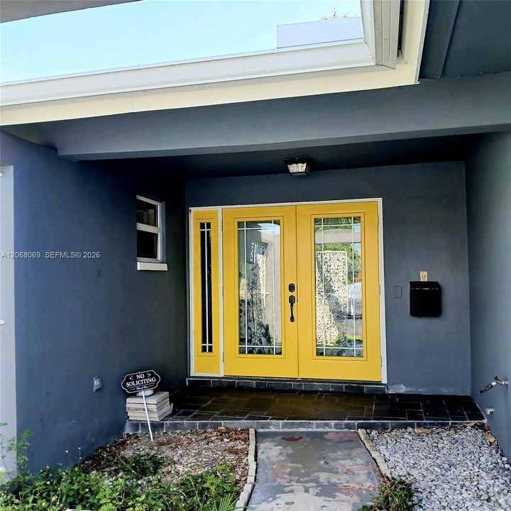 For Sale: $630,000 (3 beds, 3 baths, 2344 Square Feet)
