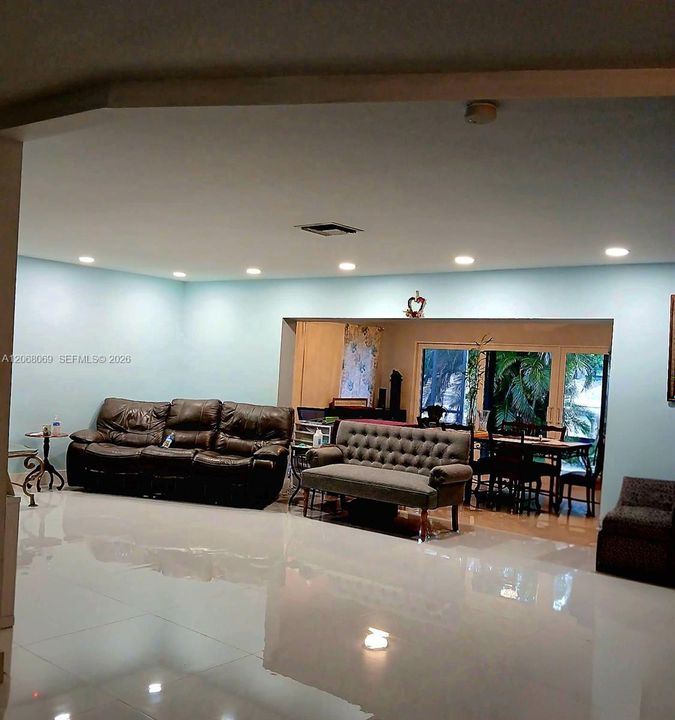 For Sale: $630,000 (3 beds, 3 baths, 2344 Square Feet)