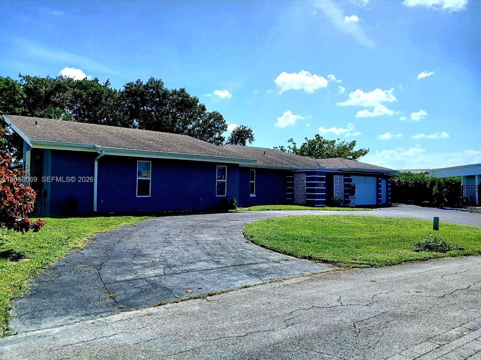For Sale: $630,000 (3 beds, 3 baths, 2344 Square Feet)