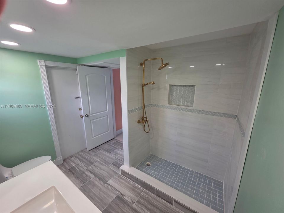 For Sale: $630,000 (3 beds, 3 baths, 2344 Square Feet)