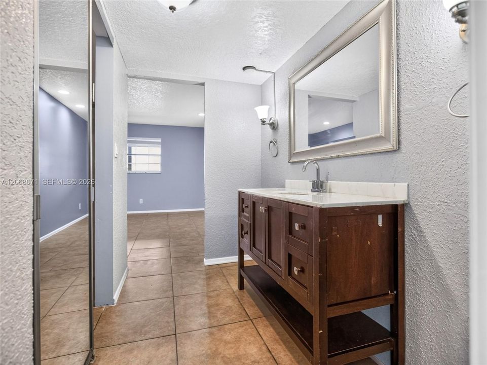 En Venta: $130,000 (2 camas, 2 baños, 1102 Pies cuadrados)
