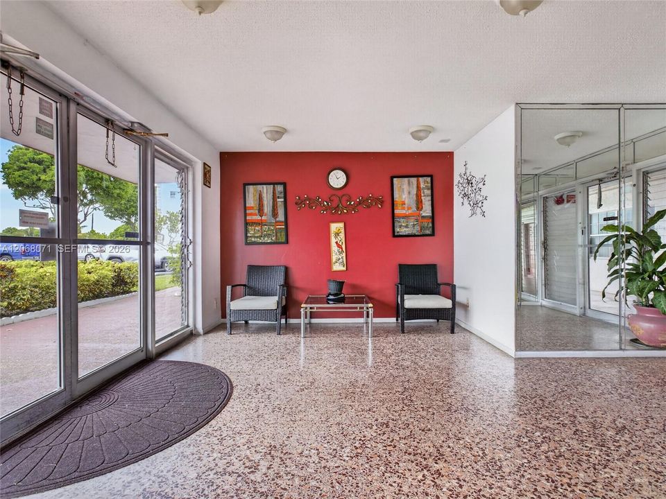 En Venta: $130,000 (2 camas, 2 baños, 1102 Pies cuadrados)