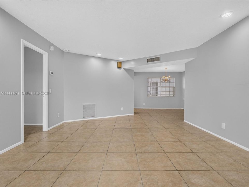 En Venta: $130,000 (2 camas, 2 baños, 1102 Pies cuadrados)