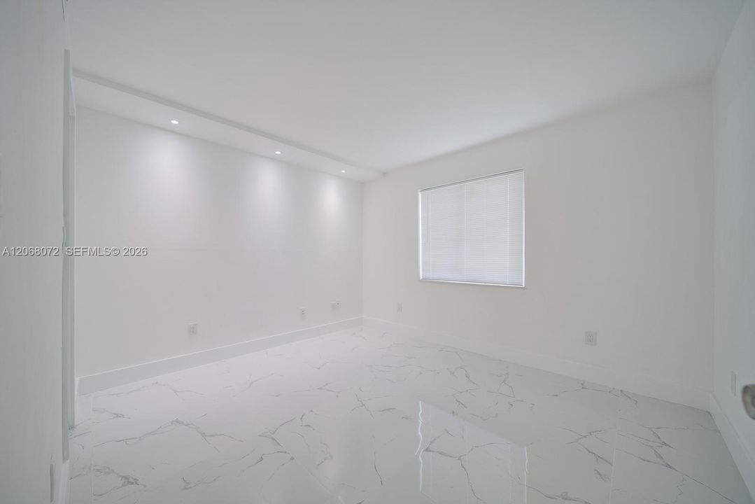 For Rent: $1,950 (2 beds, 2 baths, 1075 Square Feet)