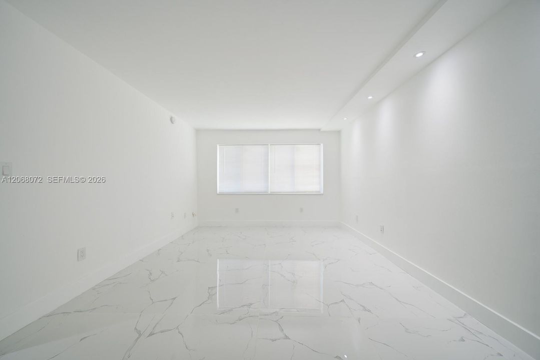 For Rent: $1,950 (2 beds, 2 baths, 1075 Square Feet)
