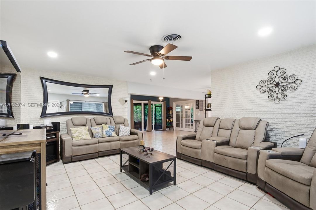 For Sale: $725,000 (4 beds, 2 baths, 2050 Square Feet)