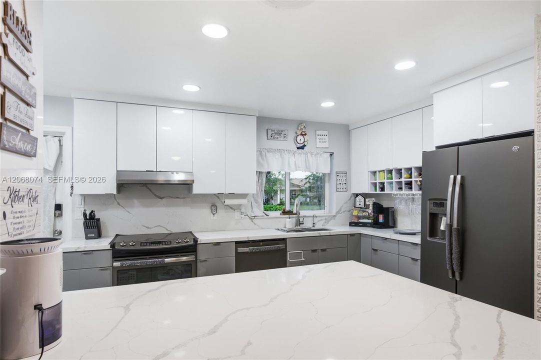 For Sale: $725,000 (4 beds, 2 baths, 2050 Square Feet)