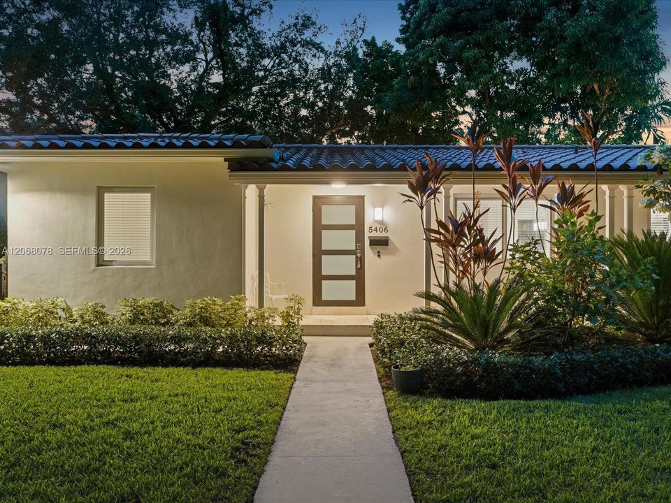 For Rent: $6,500 (3 beds, 2 baths, 1442 Square Feet)