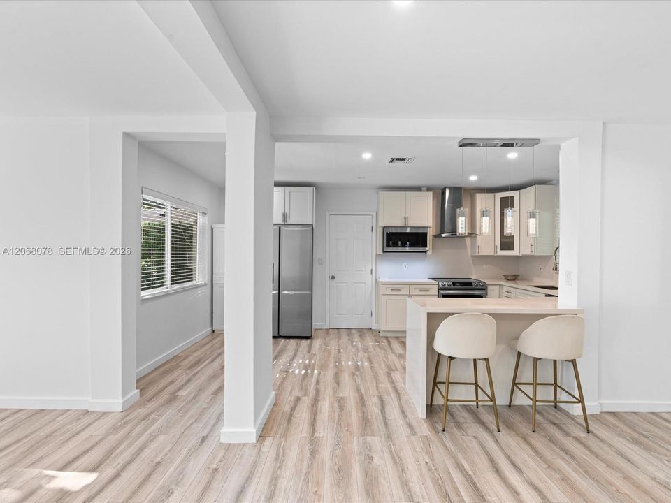 For Rent: $6,500 (3 beds, 2 baths, 1442 Square Feet)