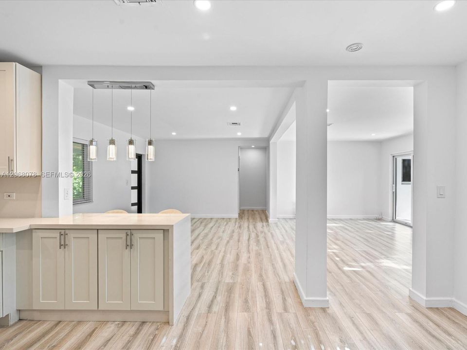 For Rent: $6,500 (3 beds, 2 baths, 1442 Square Feet)