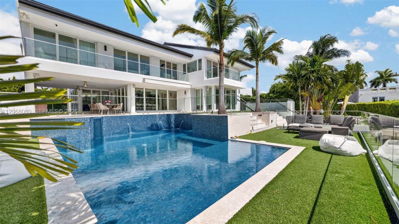 For Sale: $14,500,000 (6 beds, 5 baths, 5305 Square Feet)