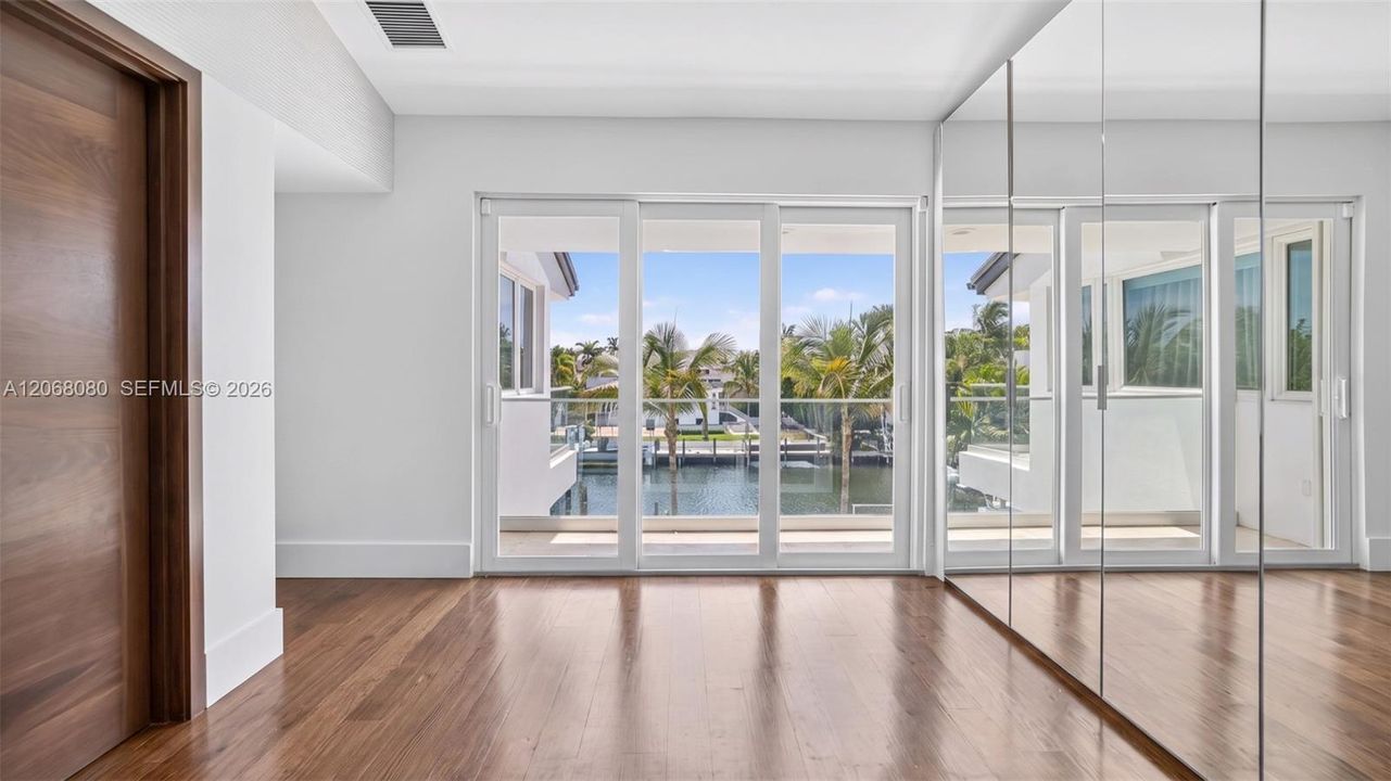 For Sale: $14,500,000 (6 beds, 5 baths, 5305 Square Feet)