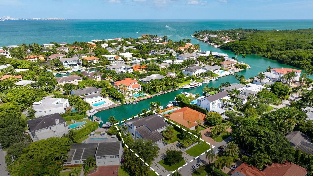 For Sale: $14,500,000 (6 beds, 5 baths, 5305 Square Feet)
