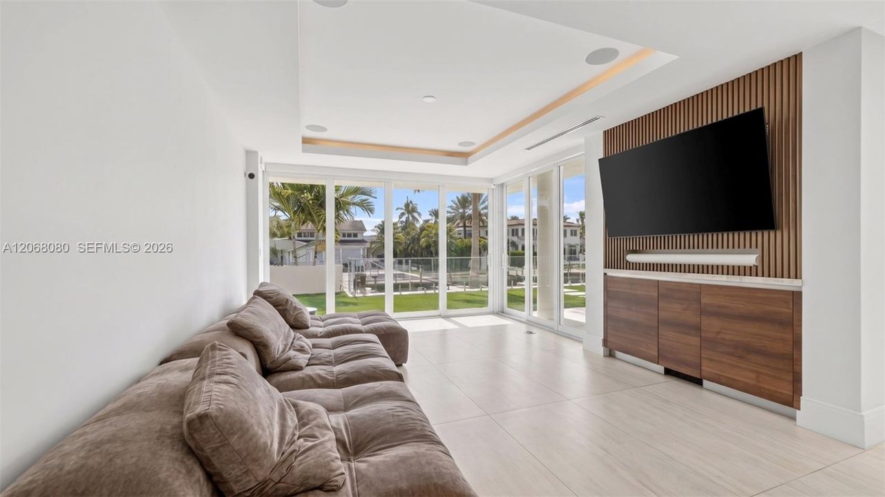 For Sale: $14,500,000 (6 beds, 5 baths, 5305 Square Feet)