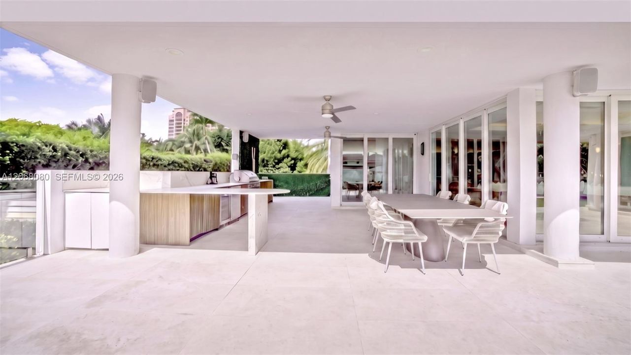 For Sale: $14,500,000 (6 beds, 5 baths, 5305 Square Feet)
