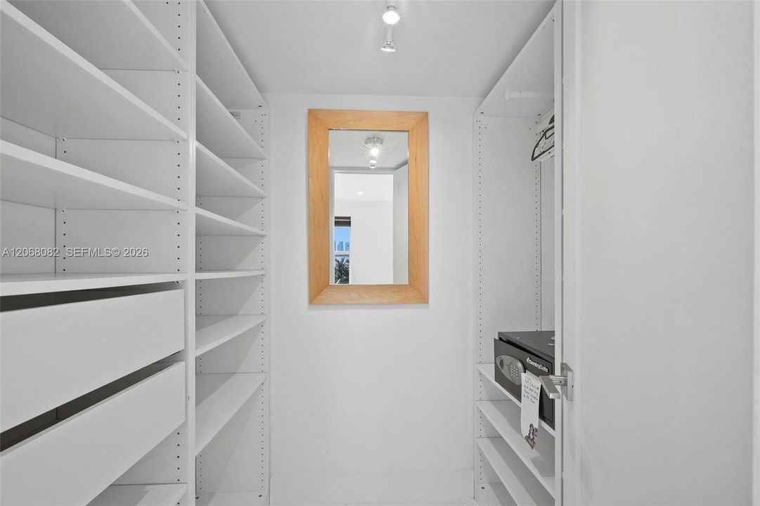 В аренду: $2,500 (1 спален, 2 ванн, 684 Квадратных фут)
