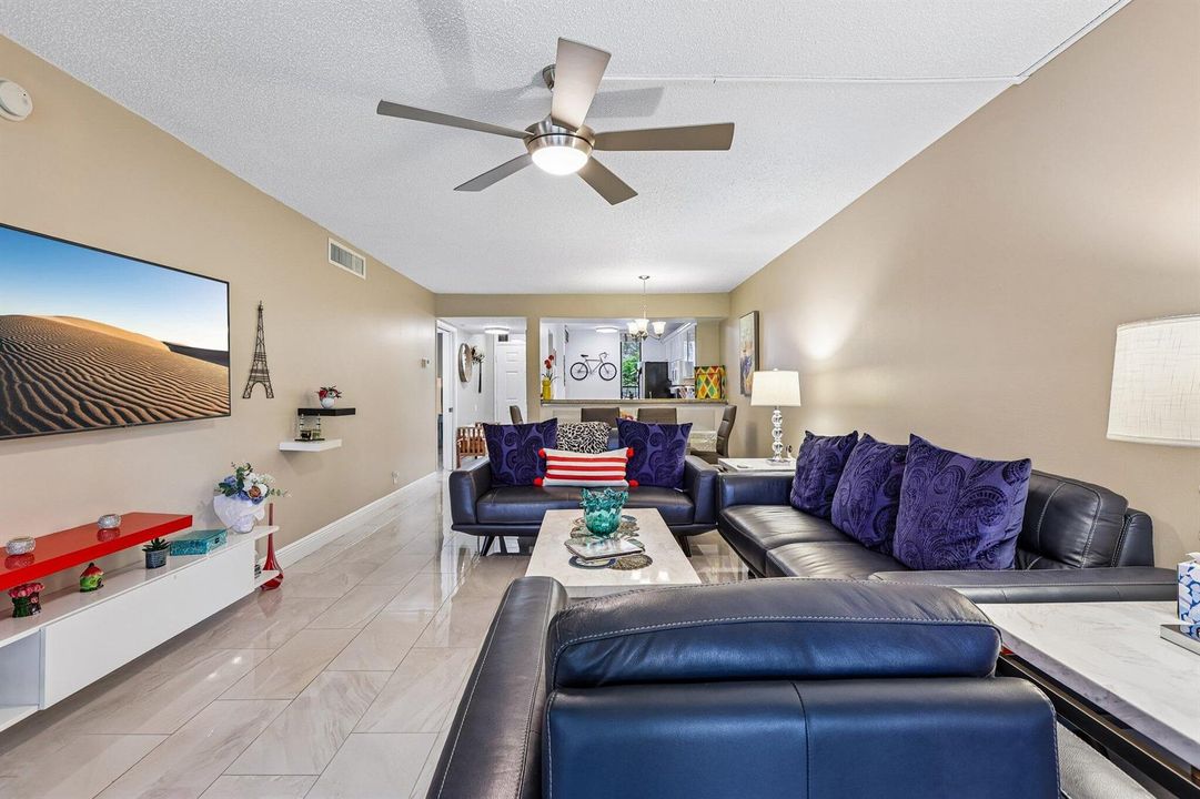 11-web-or-mls-Coral Lake Dr 206-S0608-01