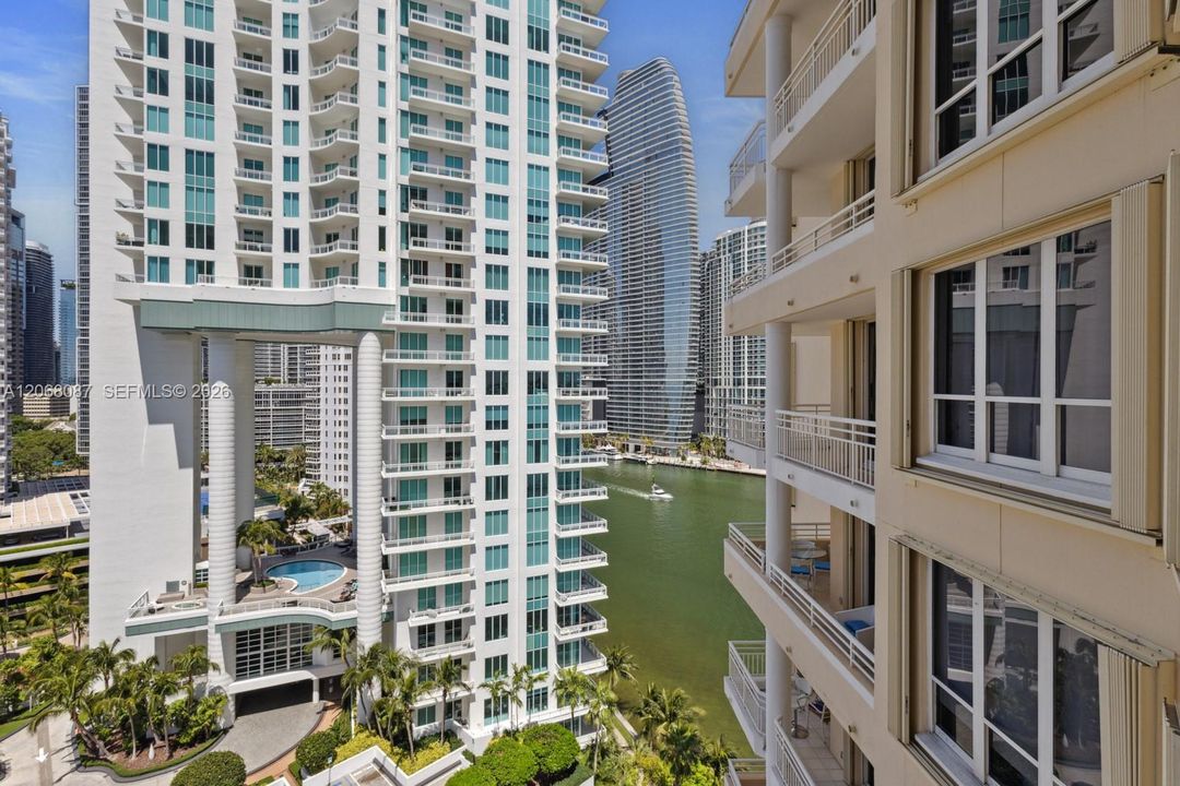 В аренду: $4,900 (2 спален, 2 ванн, 1410 Квадратных фут)
