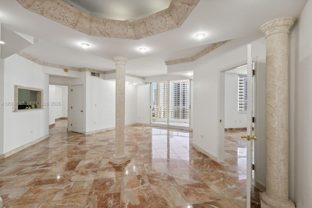 В аренду: $4,900 (2 спален, 2 ванн, 1410 Квадратных фут)