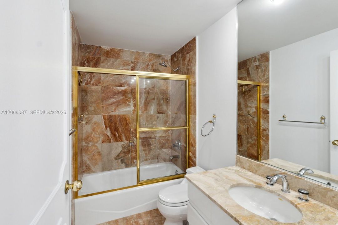В аренду: $4,900 (2 спален, 2 ванн, 1410 Квадратных фут)