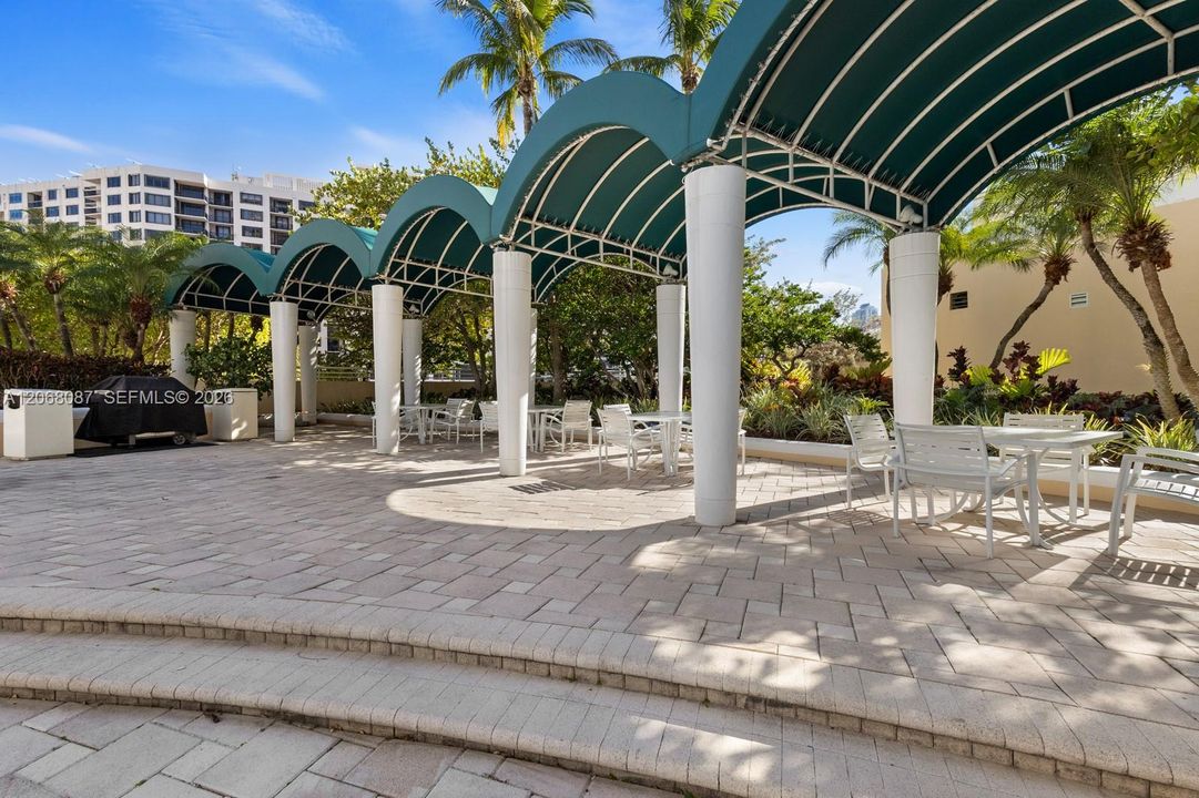 В аренду: $4,900 (2 спален, 2 ванн, 1410 Квадратных фут)