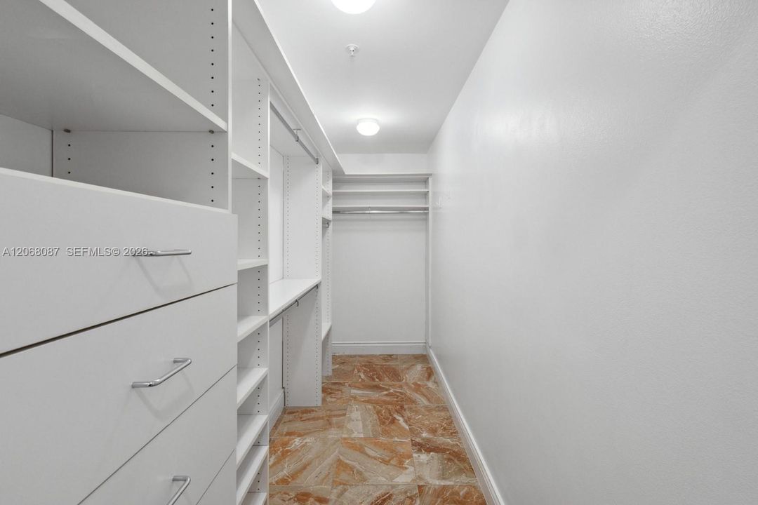 В аренду: $4,900 (2 спален, 2 ванн, 1410 Квадратных фут)