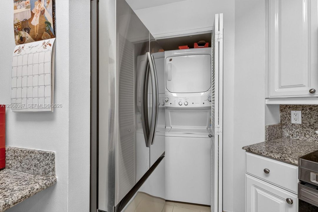 В аренду: $4,900 (2 спален, 2 ванн, 1410 Квадратных фут)