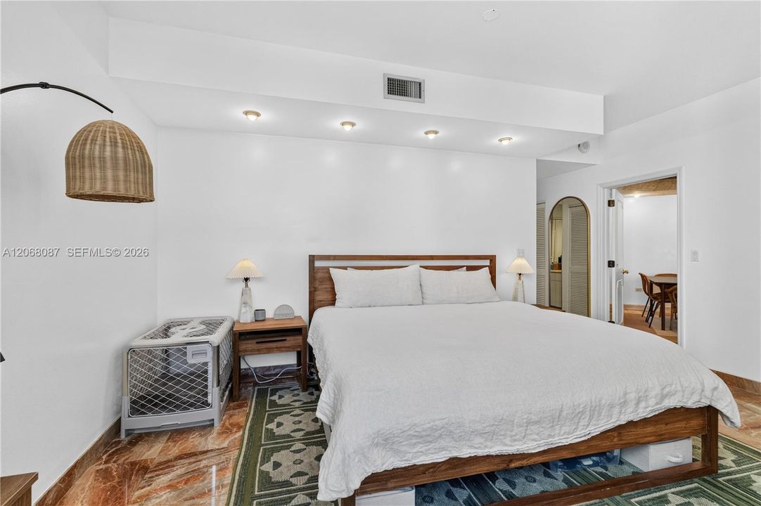 В аренду: $4,900 (2 спален, 2 ванн, 1410 Квадратных фут)
