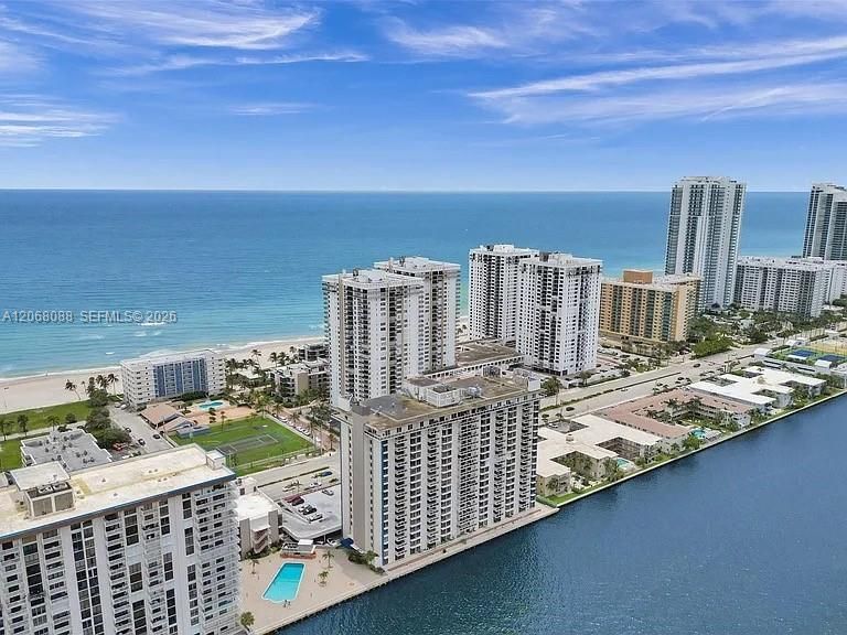 En Venta: $375,000 (2 camas, 2 baños, 1218 Pies cuadrados)