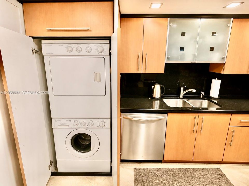 En Venta: $375,000 (2 camas, 2 baños, 1218 Pies cuadrados)