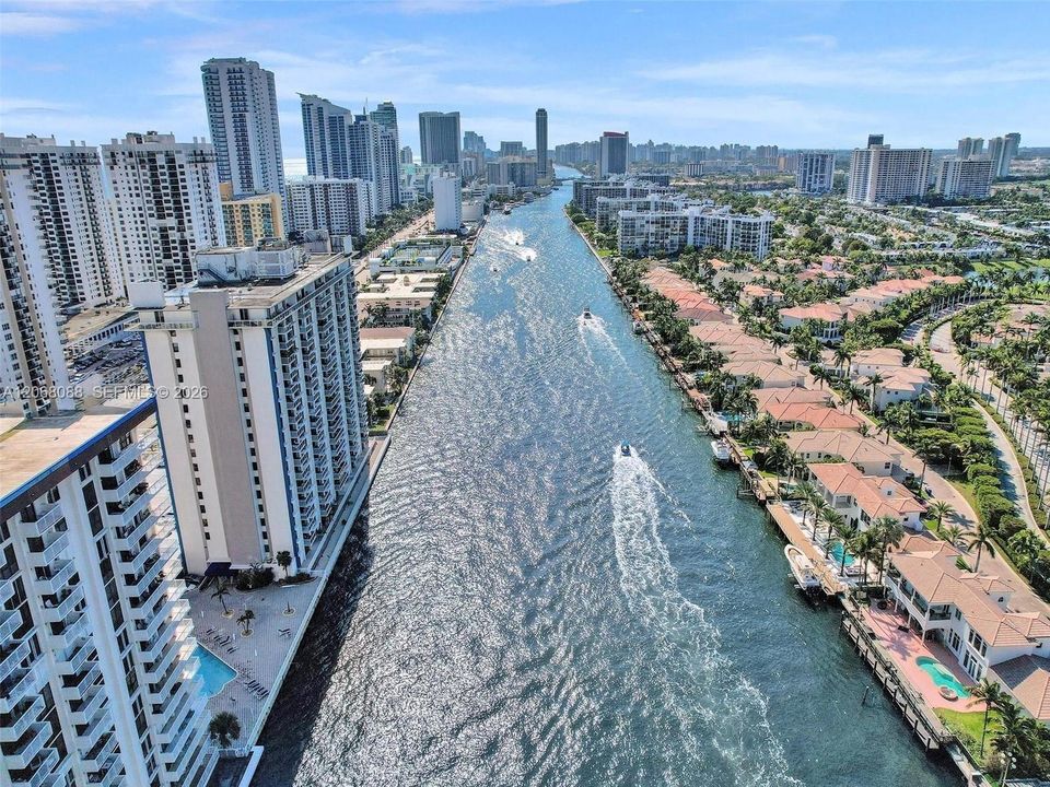 En Venta: $375,000 (2 camas, 2 baños, 1218 Pies cuadrados)