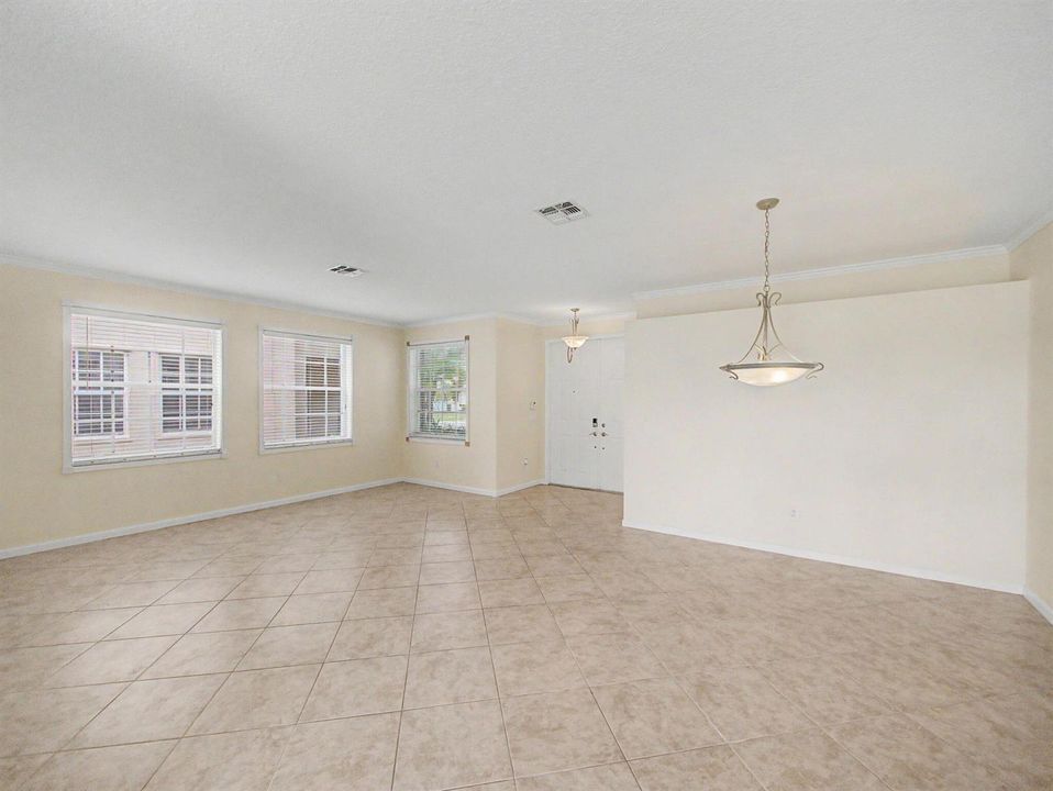 Entry/Formal Living