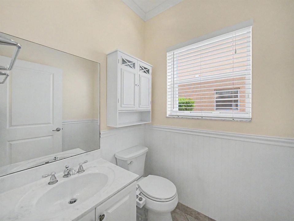 1st floor guest Bathroom