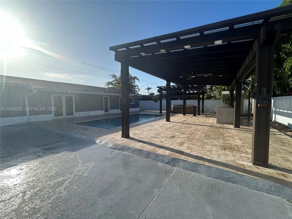 For Sale: $780,000 (3 beds, 2 baths, 1248 Square Feet)
