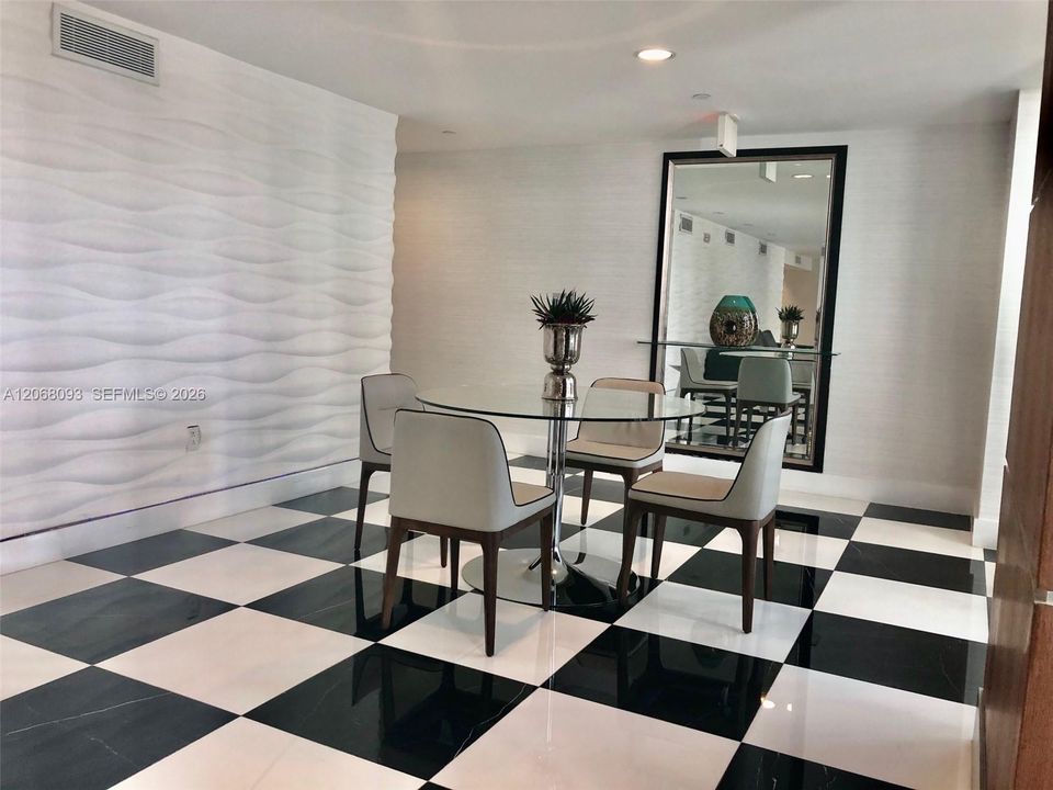 Active With Contract: $4,800 (2 beds, 2 baths, 1222 Square Feet)