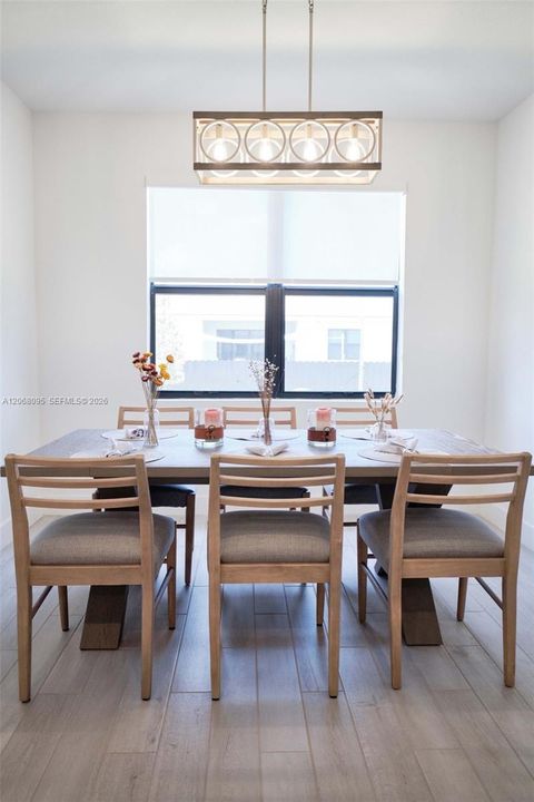 En Venta: $875,000 (4 camas, 3 baños, 3015 Pies cuadrados)