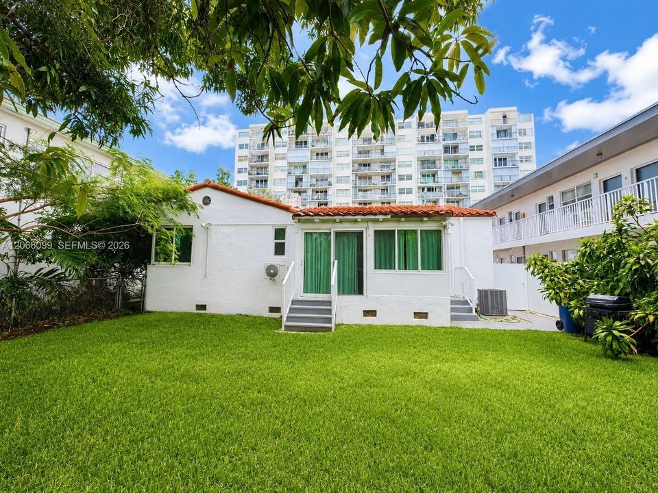 Active With Contract: $5,100 (3 beds, 2 baths, 1344 Square Feet)