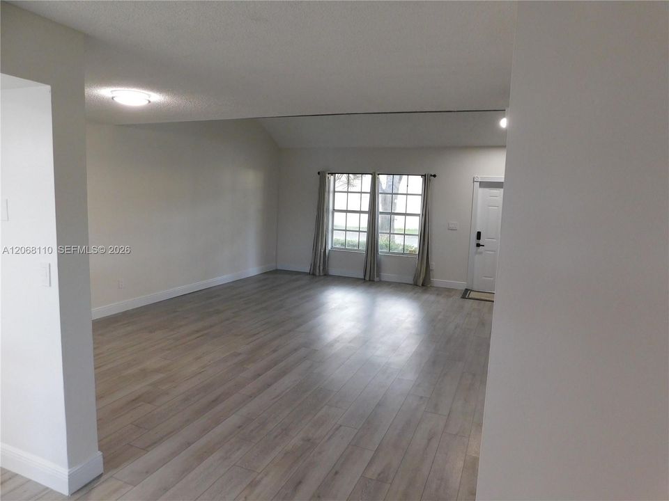 For Rent: $4,000 (4 beds, 3 baths, 1785 Square Feet)