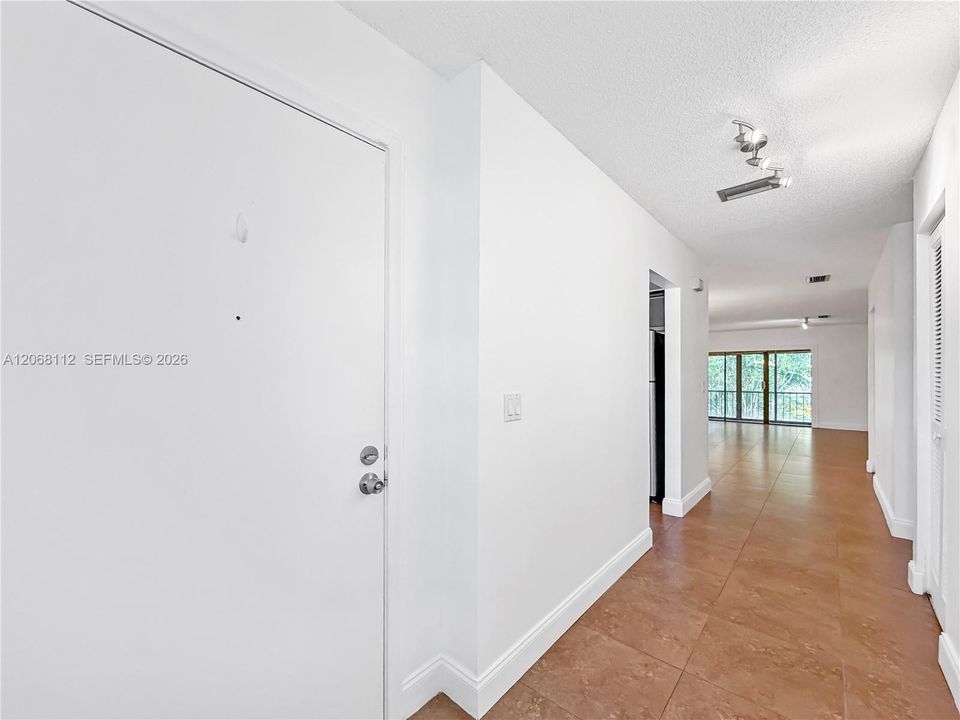 В аренду: $2,250 (2 спален, 2 ванн, 1216 Квадратных фут)
