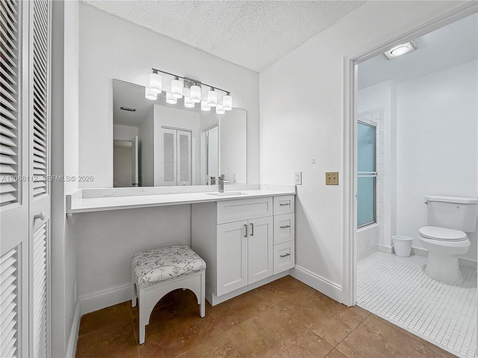 В аренду: $2,250 (2 спален, 2 ванн, 1216 Квадратных фут)