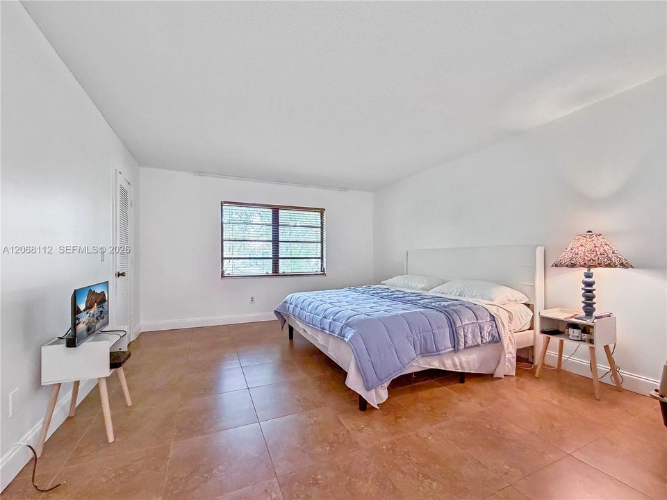В аренду: $2,250 (2 спален, 2 ванн, 1216 Квадратных фут)