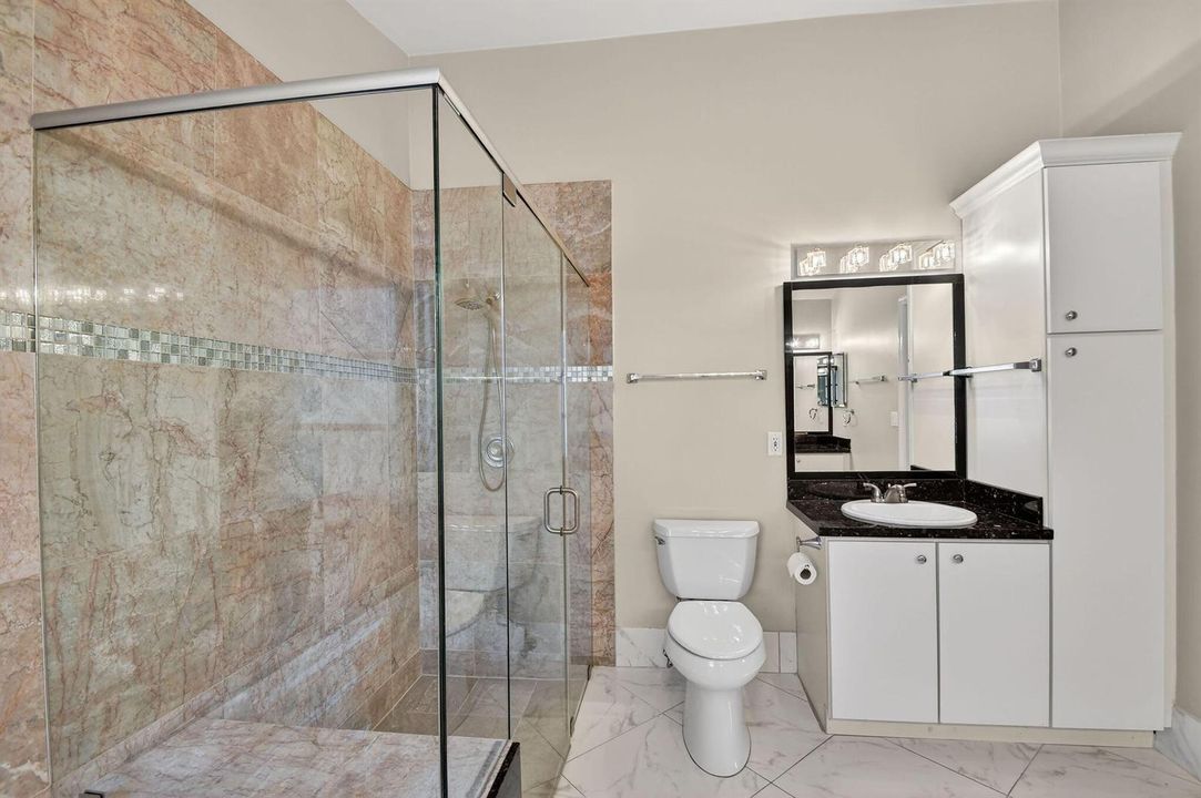 Seamless Shower